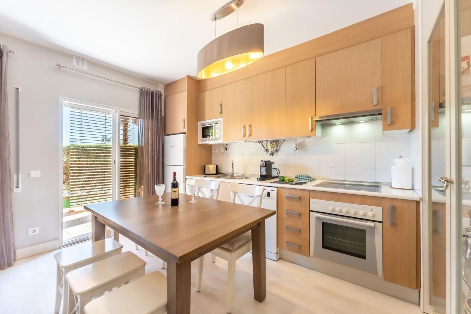 פורטימאו Serene Ocean 1 Bdr Apartment With Patio By Lovelystay מראה חיצוני תמונה